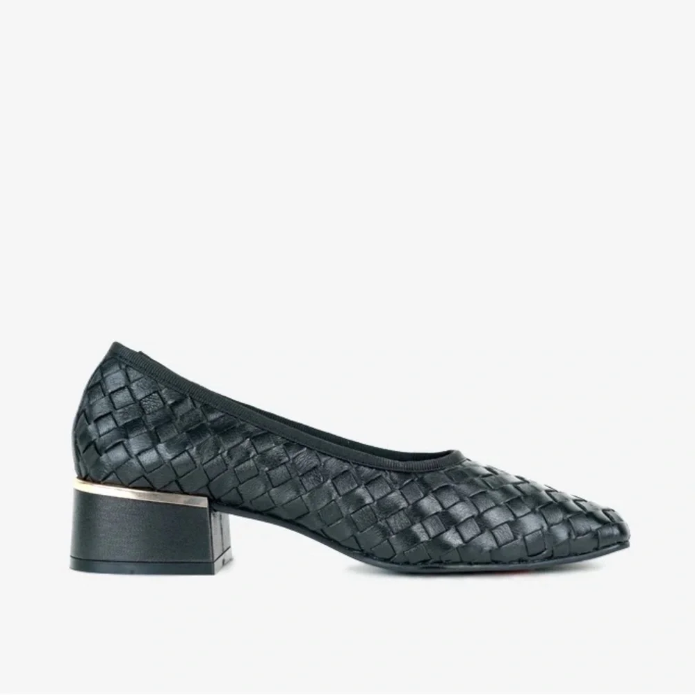 Kenneth Cole kenneth cole